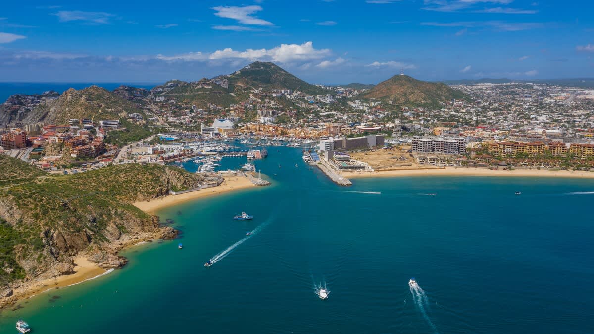 Cab San Lucas Marina / Medano Beach (Right)