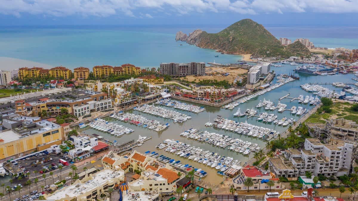 Cab Sab Lucas Marina - 10 minute drive from house.  