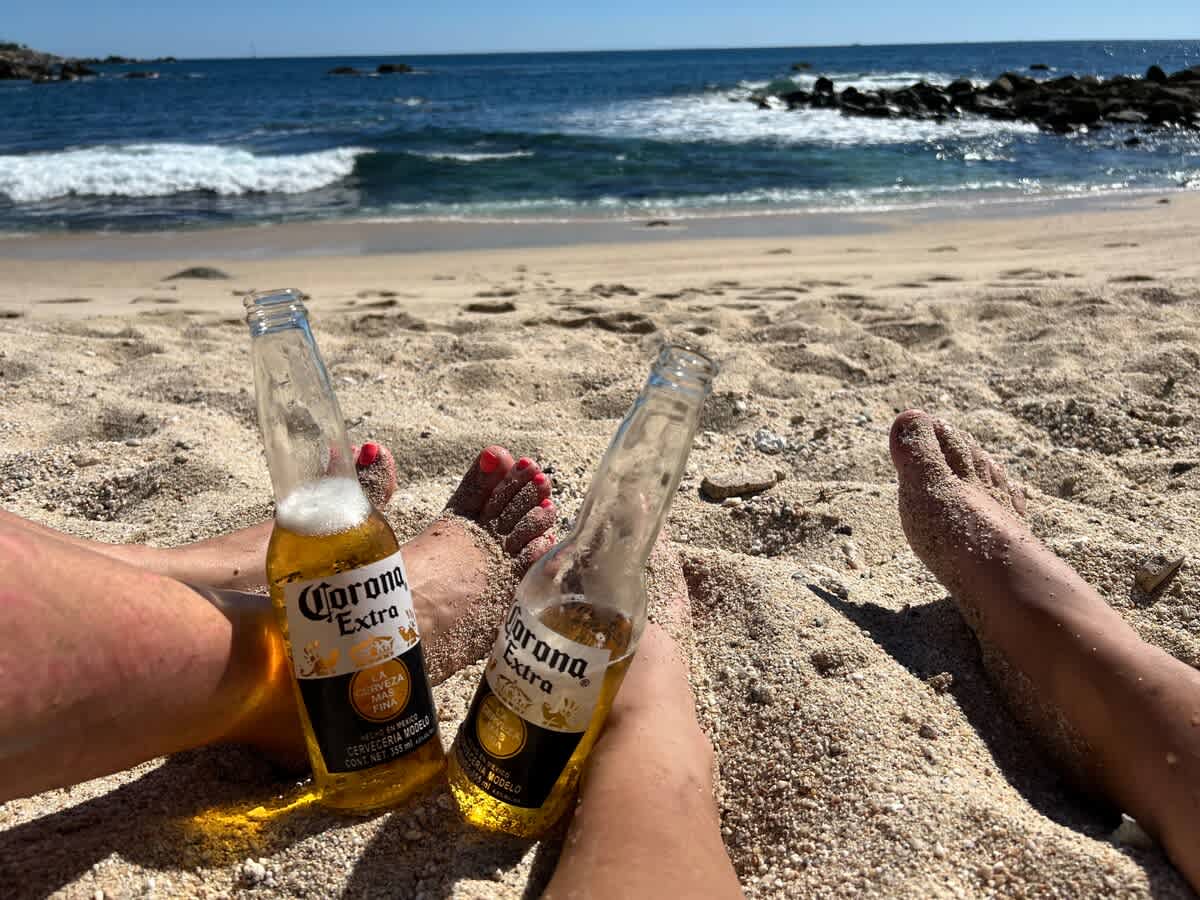 Relax! Cabo bello beach is a 7 minutes walk from this home. We supply beach chairs, umbrella, cooler and snorkel gear.
