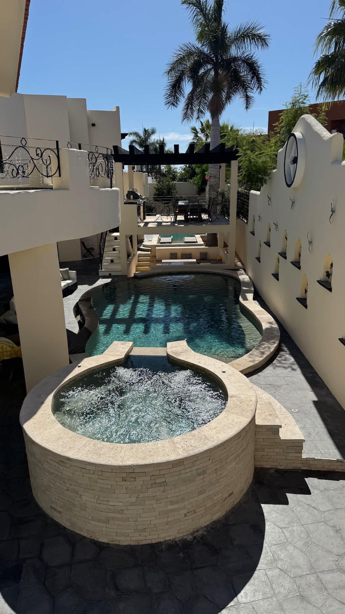 Grand Villa Famlee - multi-family rental sleeps 16