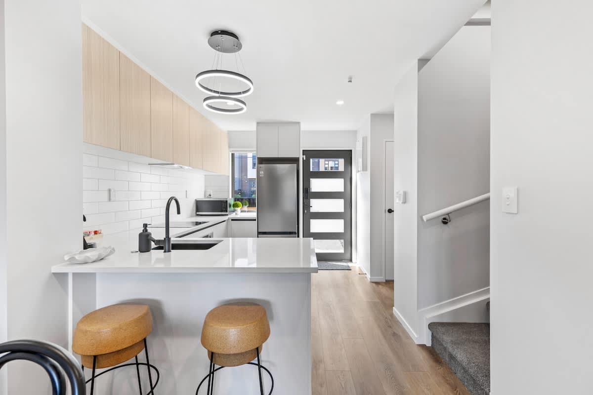 Stylish 4BR Townhouse Close to Mangere Airport | Photo 3