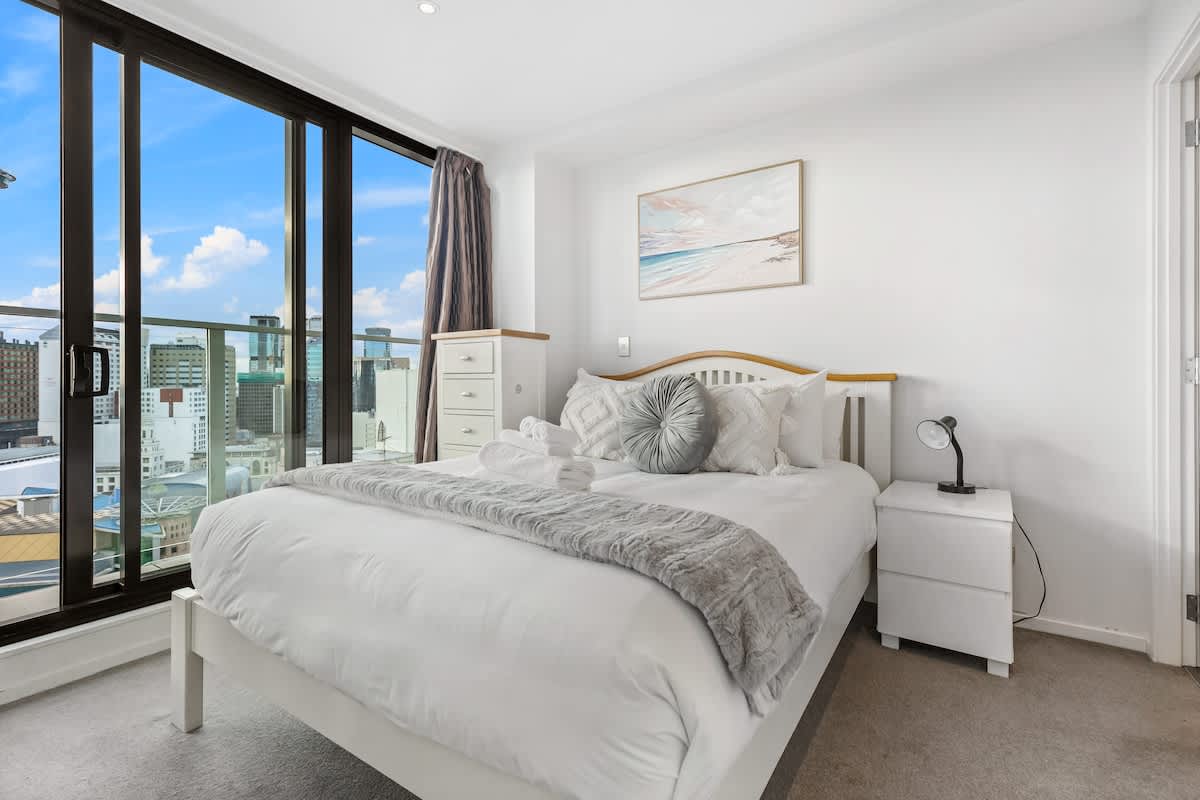 CBD 2BR Retreat w Pool Gym by Zodiak Stays | Photo 3