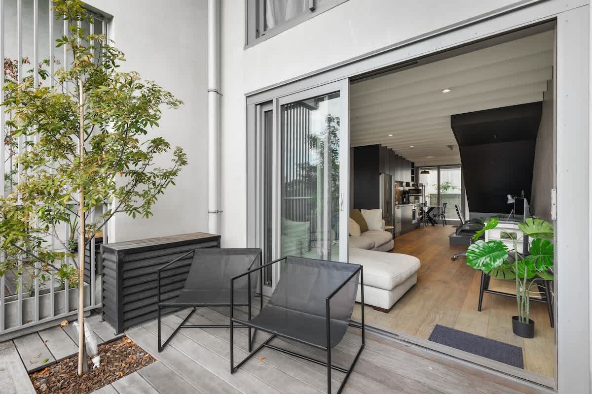 Modern CBD 1BR Parking Zodiak Stays