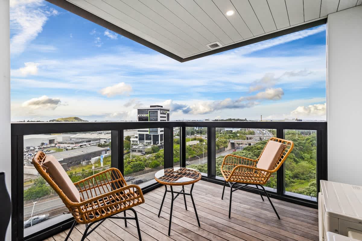 Modern High Rise Parking Zodiak Stays | Photo 2