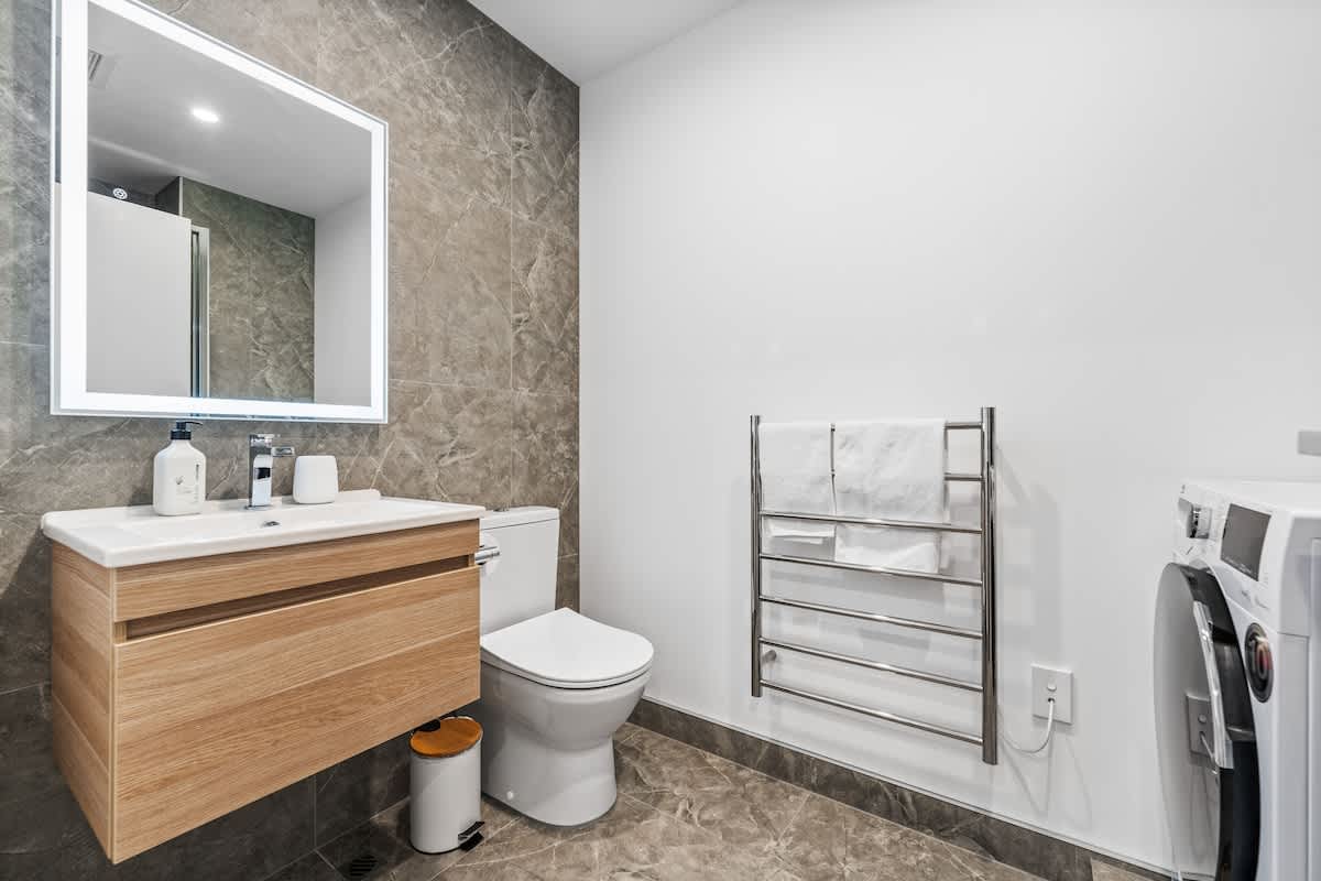 Cosy Ellerslie Studio Gym Access I Zodiak Stays | Photo 3