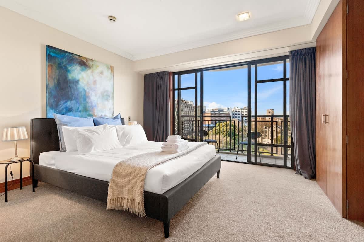 Quiet 1BR with park view Pool Gym Zodiak Stays | Photo 2