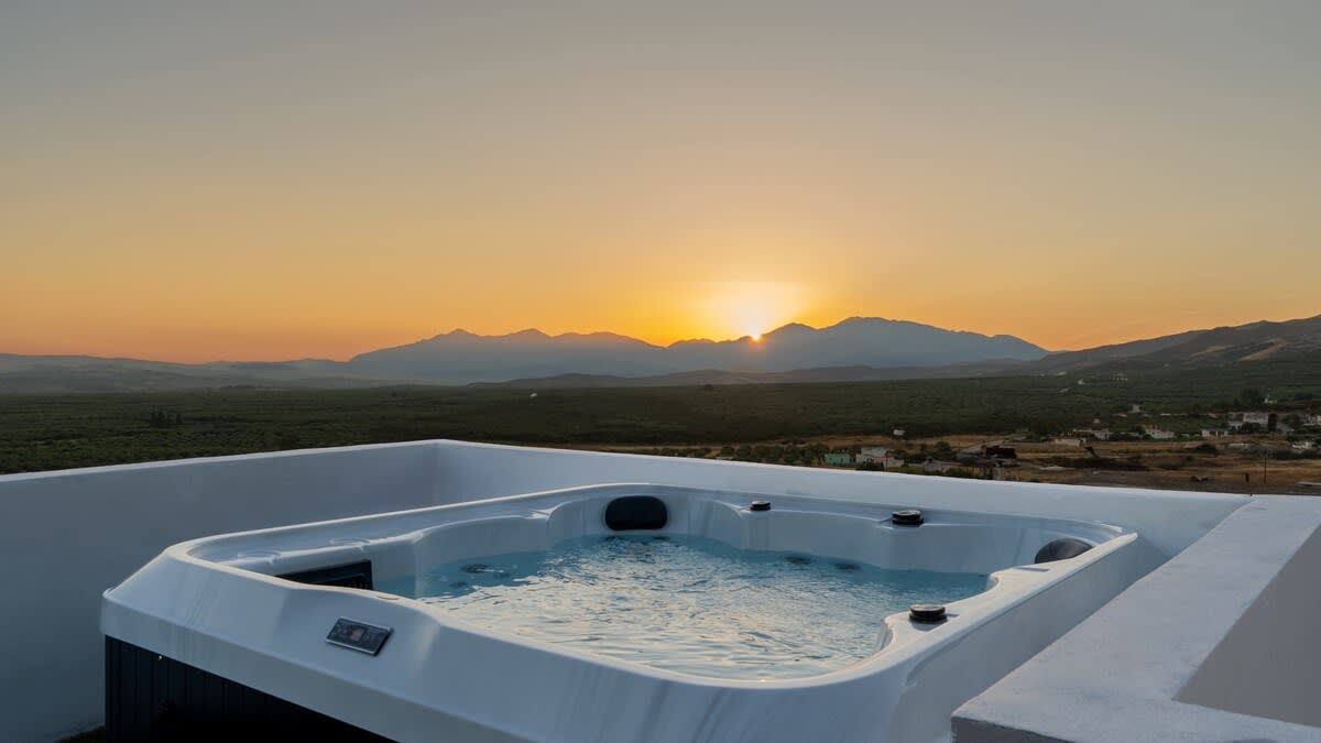 Evnia Sunset Crete Escape, Private HotTub Retreat — Rotasi, Crete — vacation rental