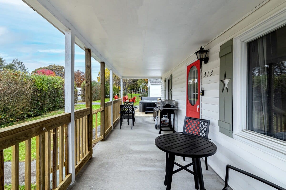 Great place for all to gather and take in the beautiful views.