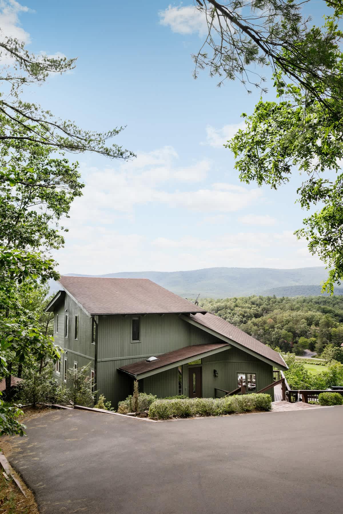 Hot Tub, Sauna, Theater & Minutes to Bryce Resort