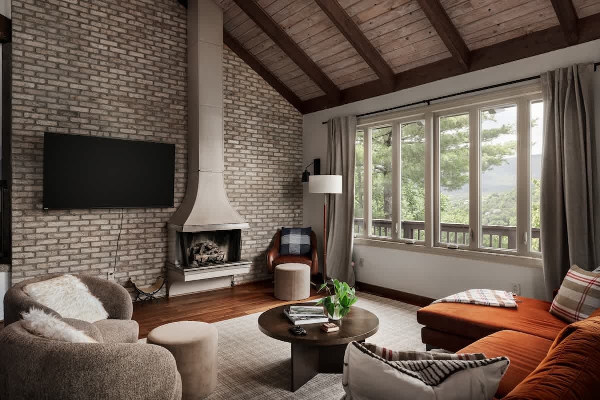 Hot Tub, Sauna, Theater & Minutes to Bryce Resort