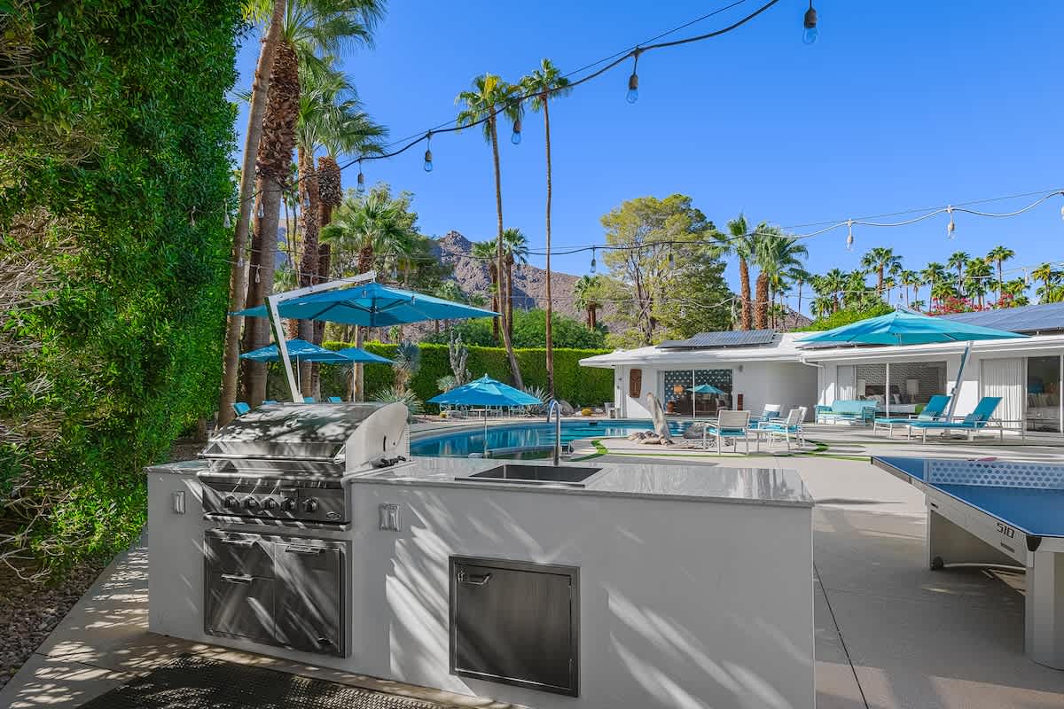 Old Las Palmas Mid-Century Luxury Estate Mtn Views