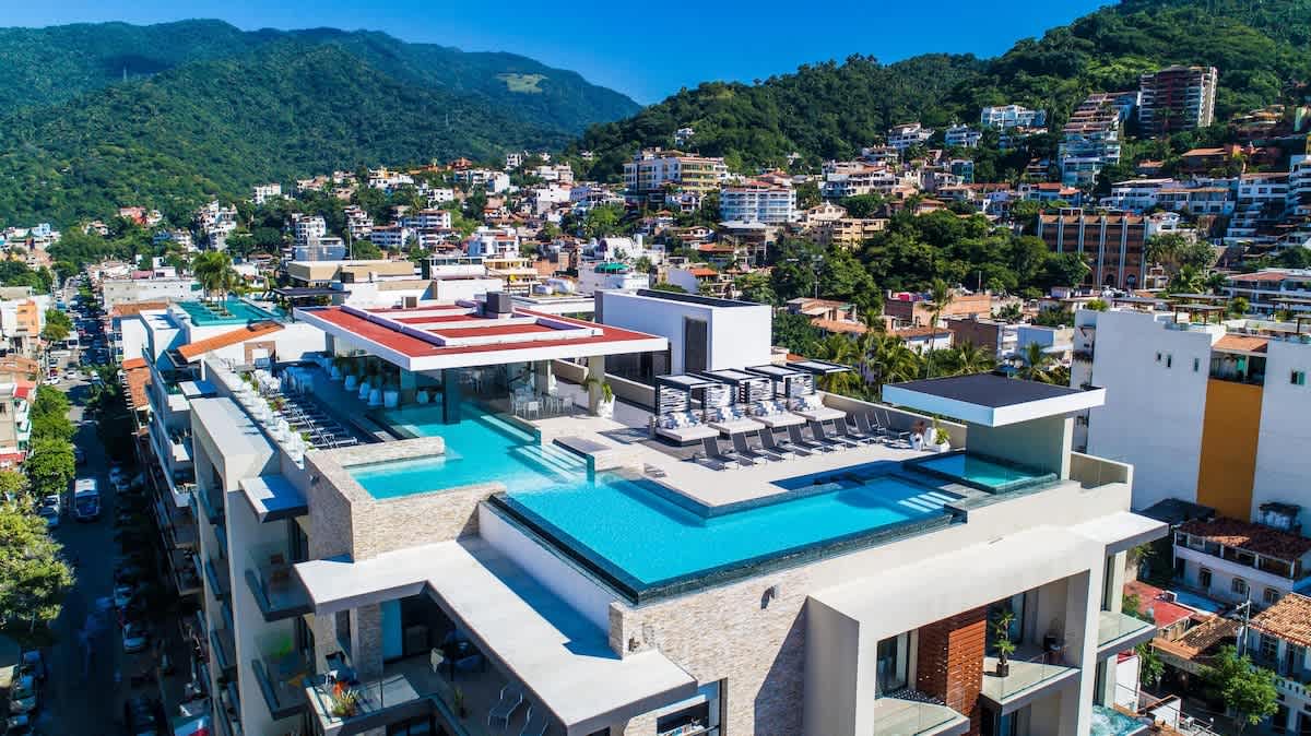 Loft 268 1BR Corner Condo w/ Rooftop Pool+Hot Tub
