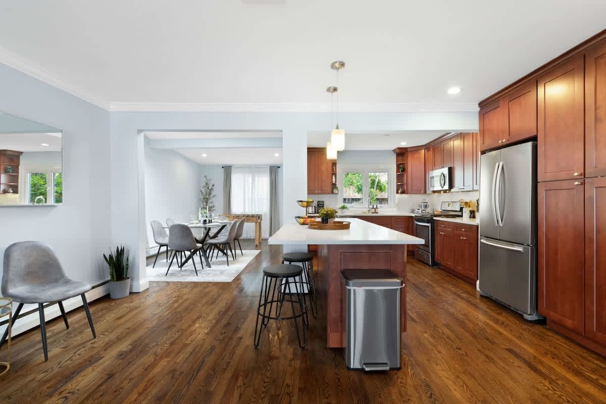 Gourmet kitchen