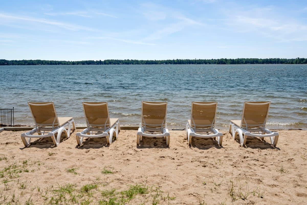 Rustic 4-Room Stay - Perfect for Groups — Fife Lake, MI — vacation rental