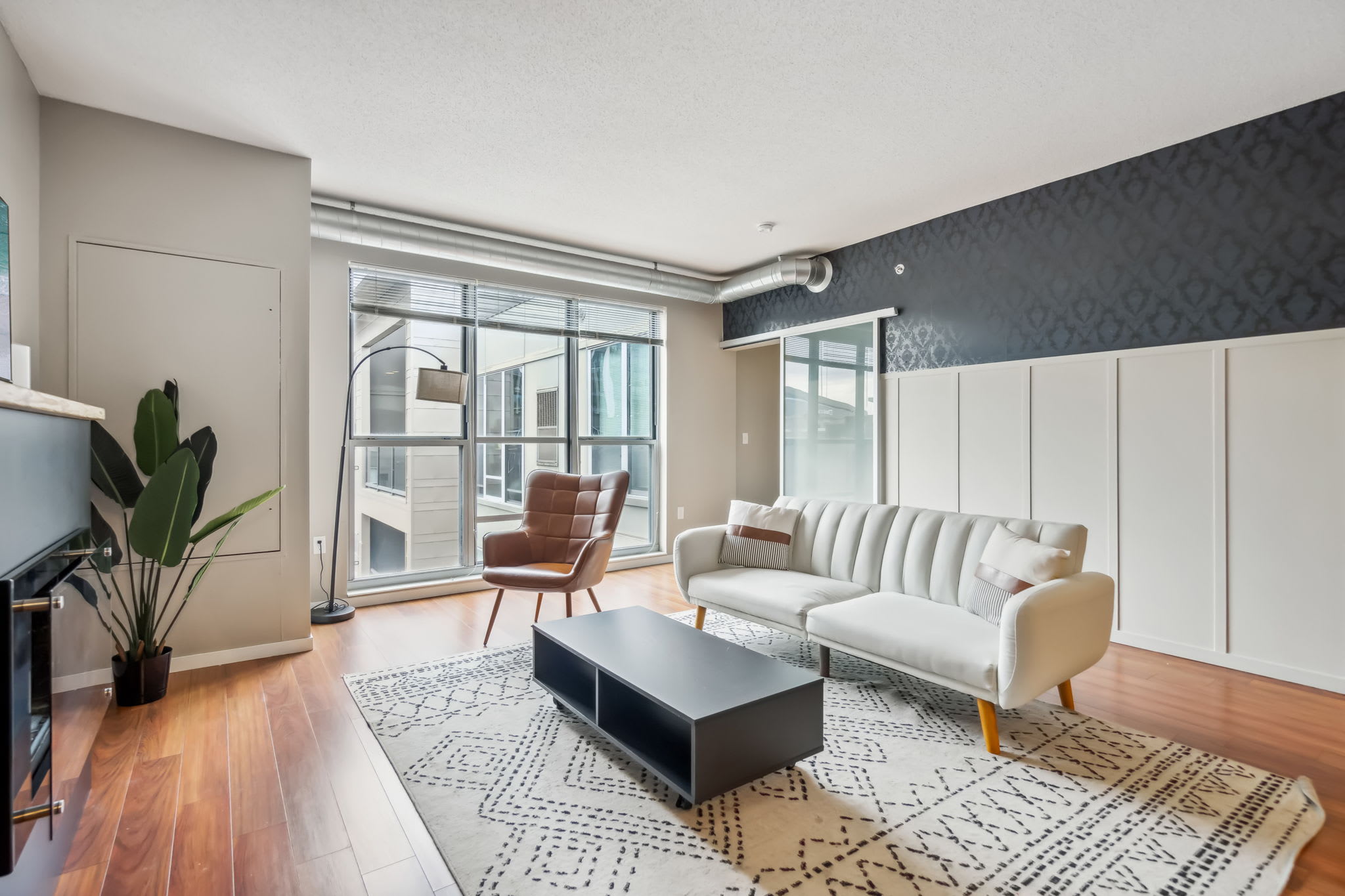 Cozysuites 2br Mill District With Pool, Gym - Minneapolis, MN