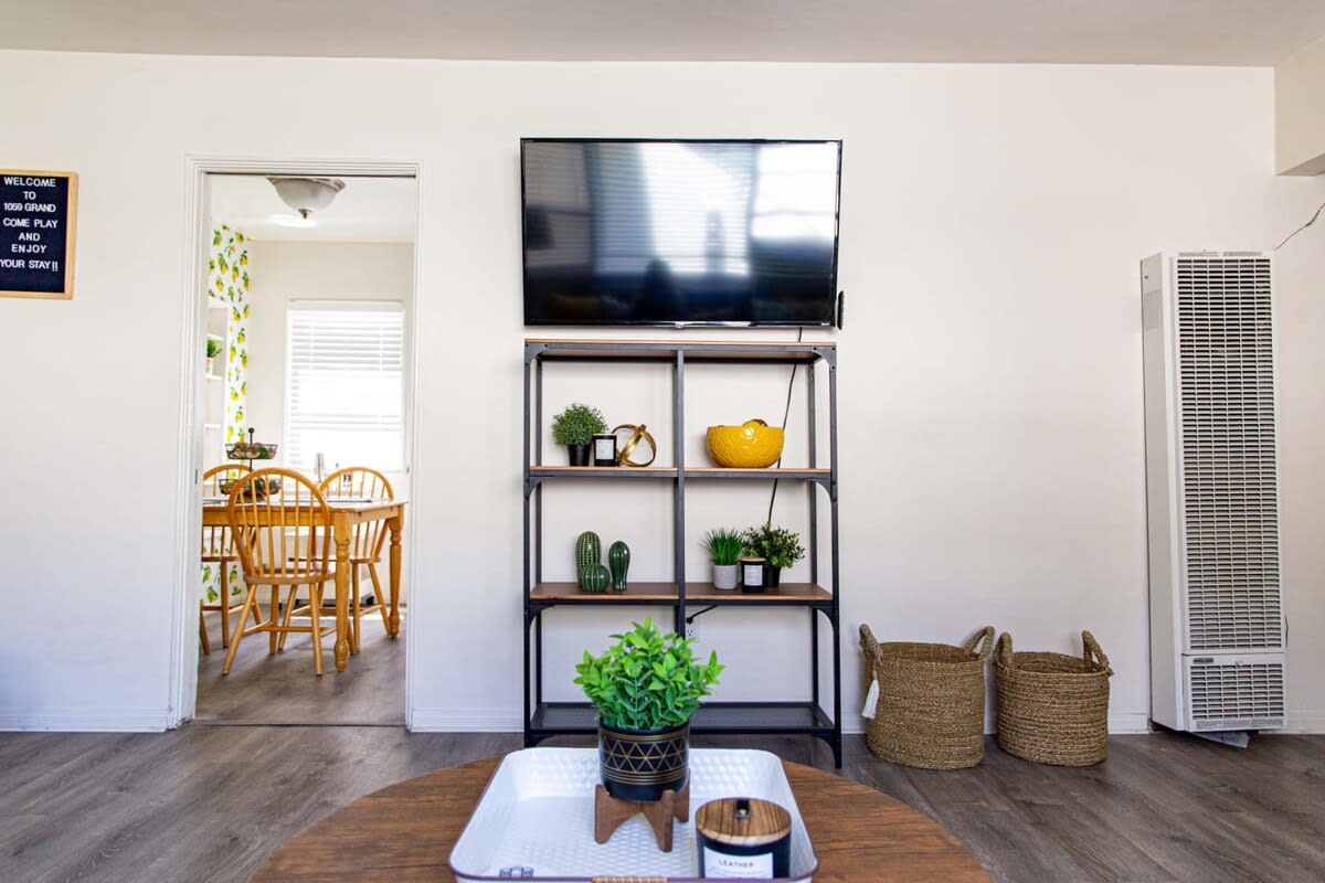 Amazing Pacific Beach Bungalow 7