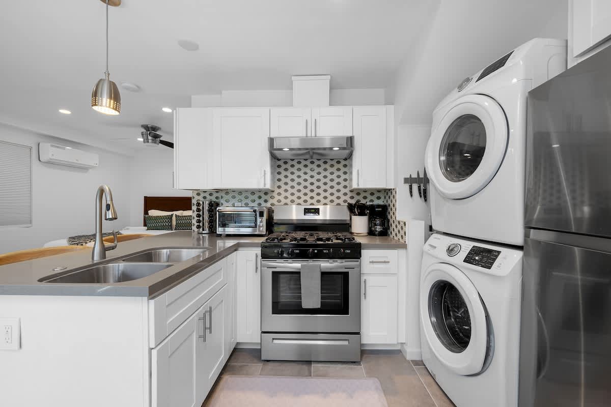 Stylish Studio with Big Patio 2