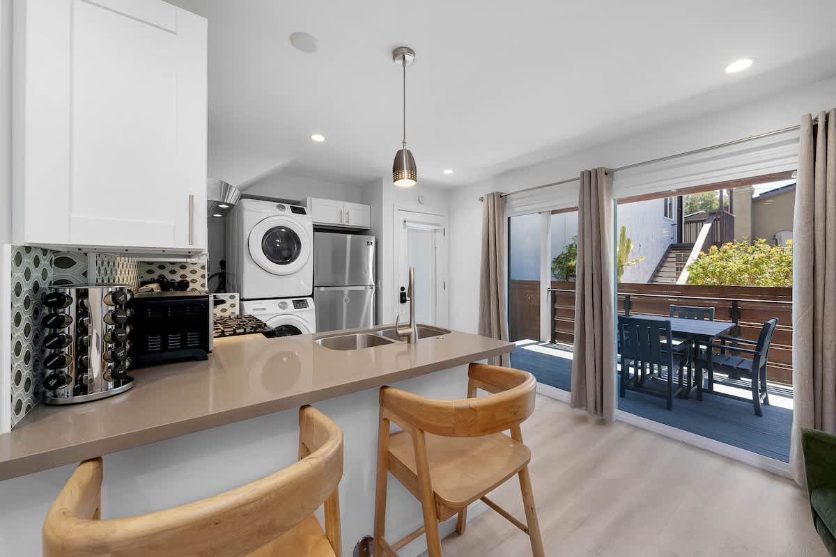 Stylish Studio with Big Patio 6