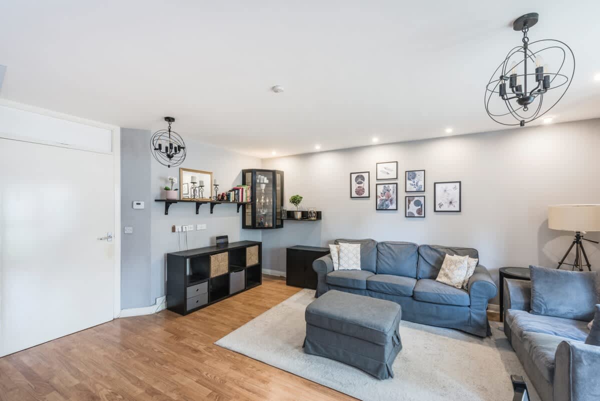 Family Home in New Cross: Garden, Parking & Pets!