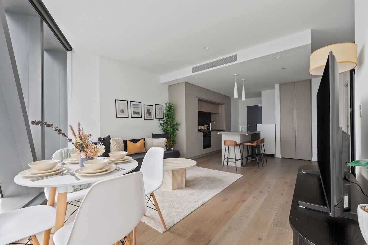 Luxury 2BR Apt Opposite Southern Cross — Melbourne, Victoria — vacation rental