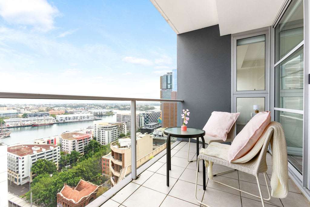 A Comfy & Spacious 2BR Apt Harbour View — Sydney, NSW — vacation rental