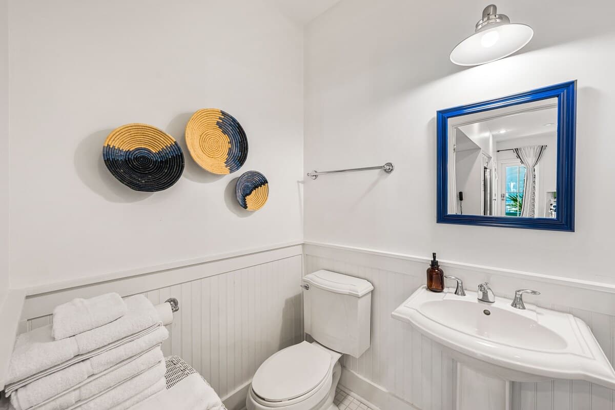 The Story House | Walk To Beach | Pet Friendly