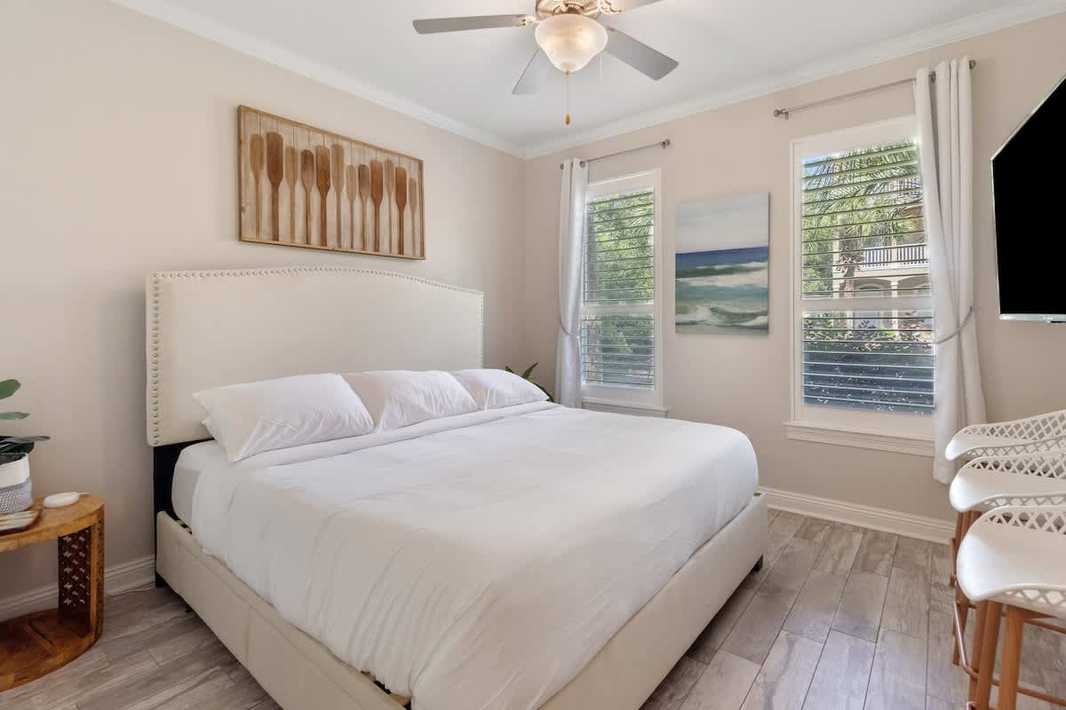 30A Gem | Fire Pit + Modern Decor