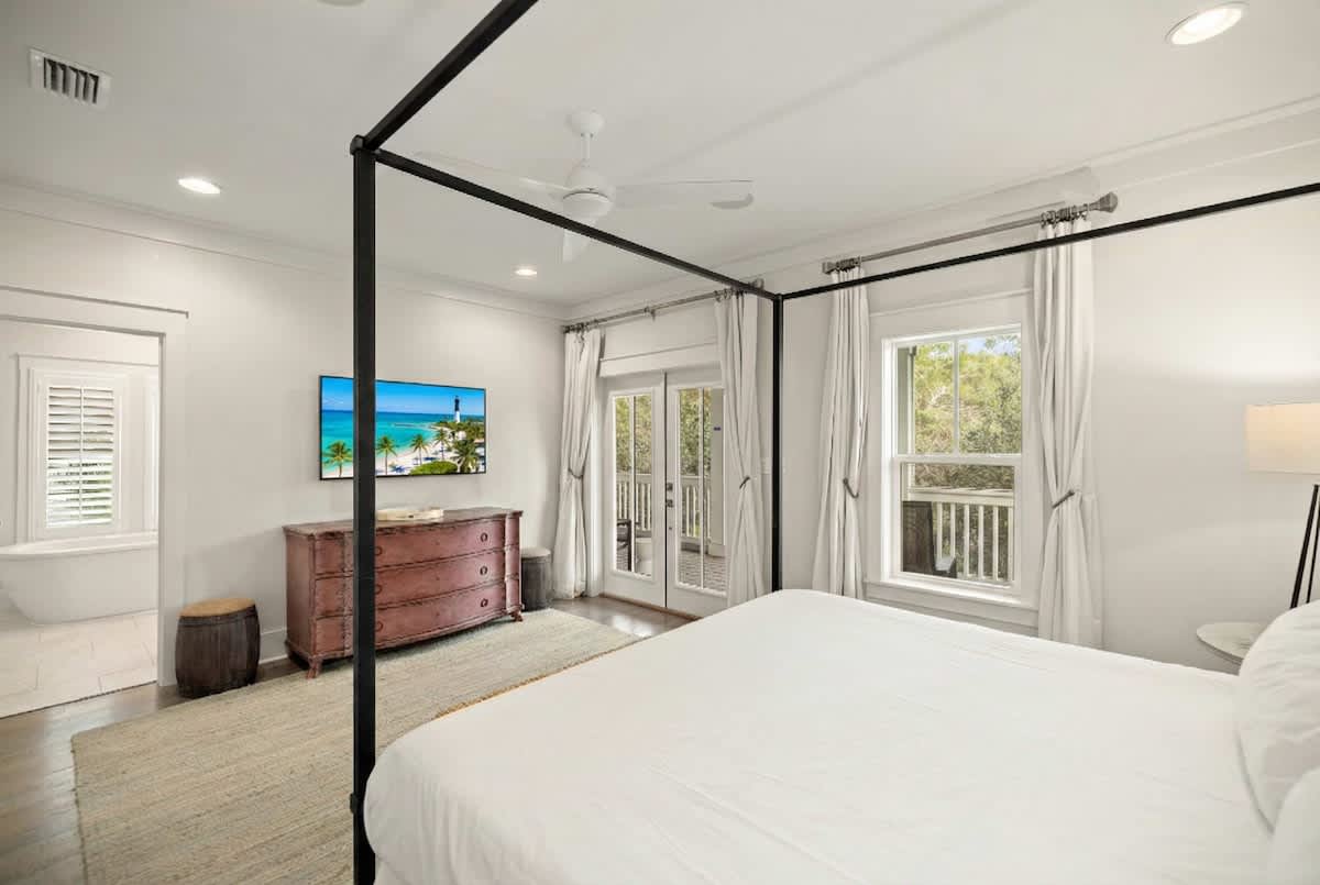 30A Escape - Walk to Beach, Private Pool