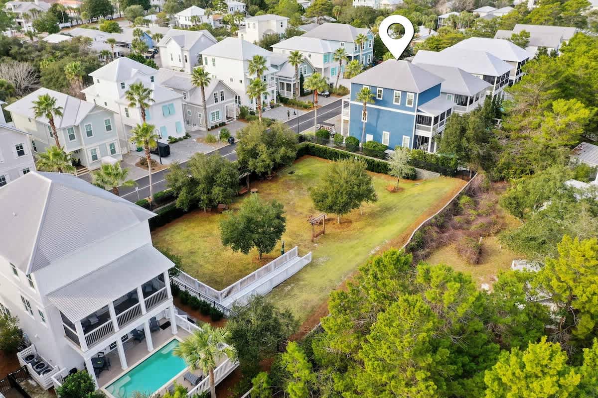 30A Escape - Walk to Beach, Private Pool