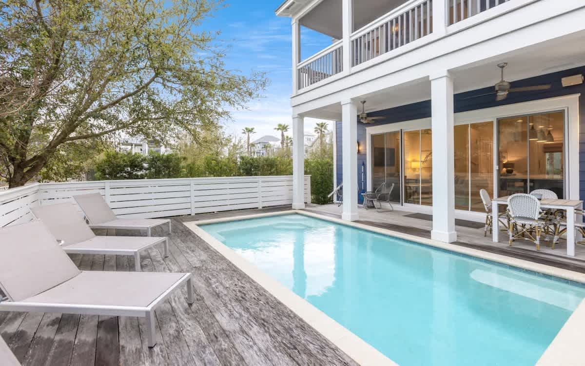 Exterior: Private pool 
