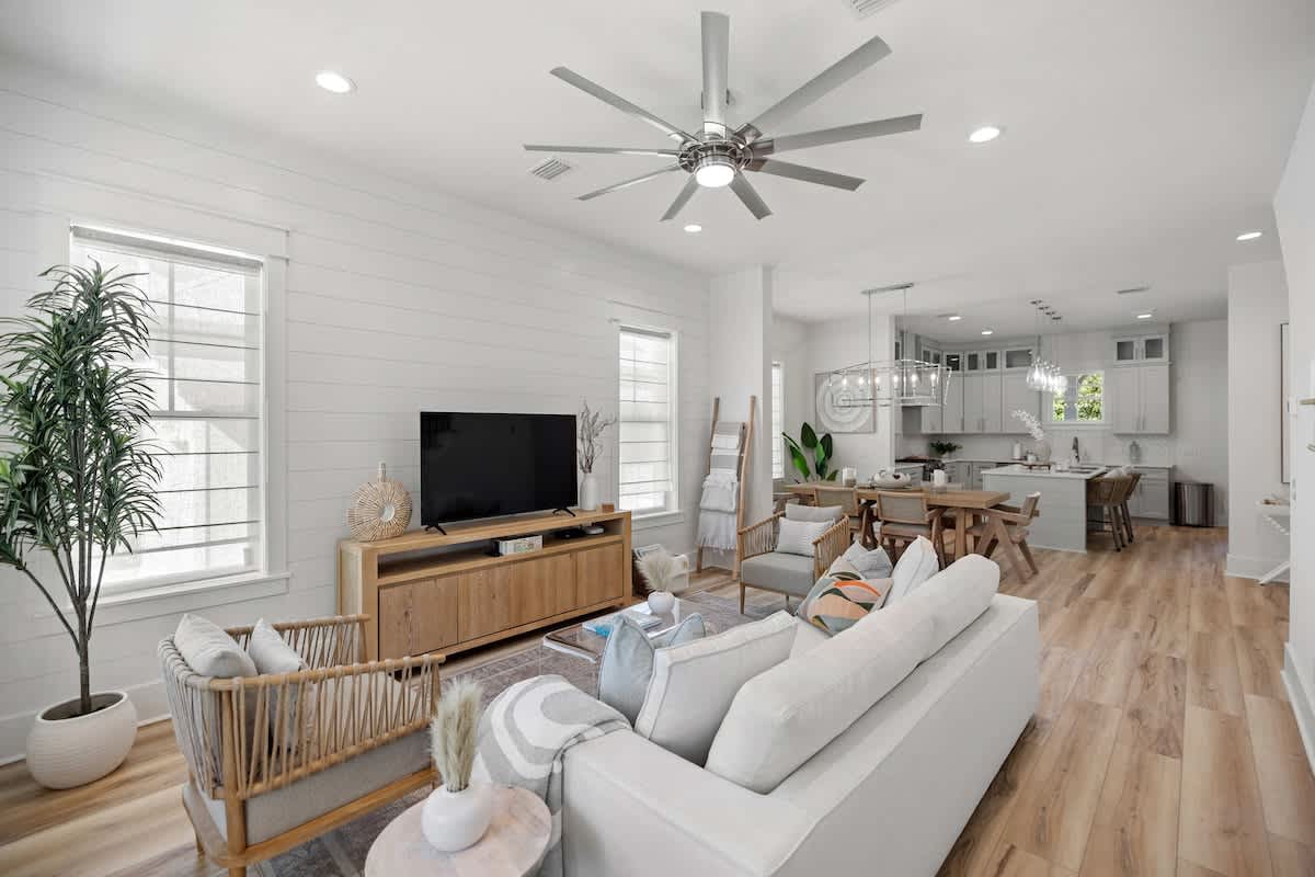 Living Room: Smart tv and ceiling fan