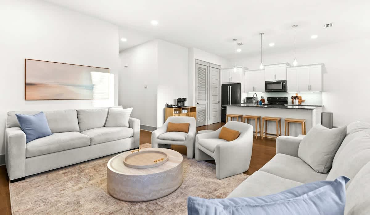 Sleeps 15 | Walk to Beach | 6-Seat Golf Cart