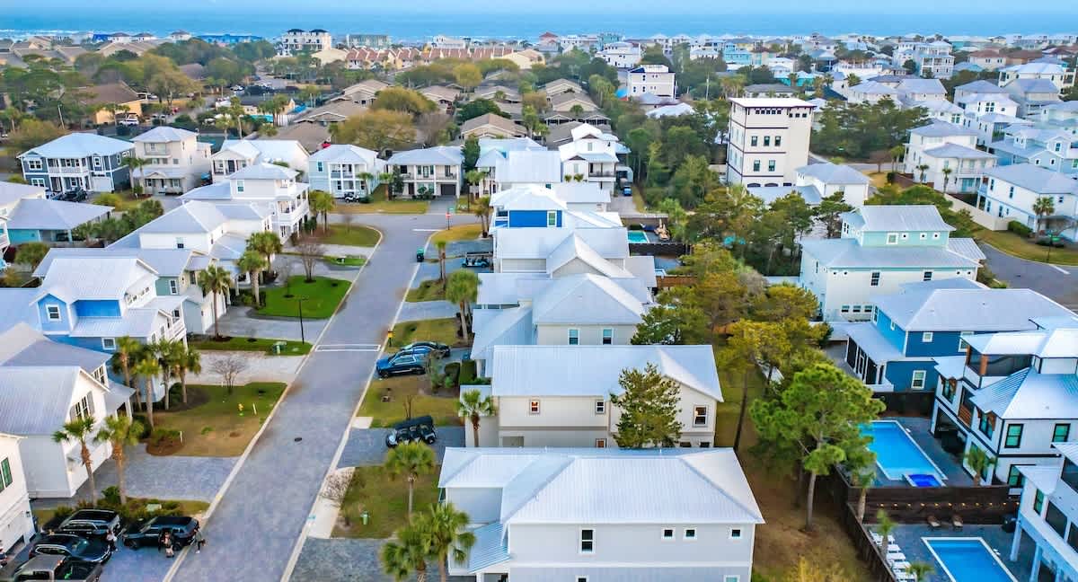Sleeps 15 | Walk to Beach | 6-Seat Golf Cart