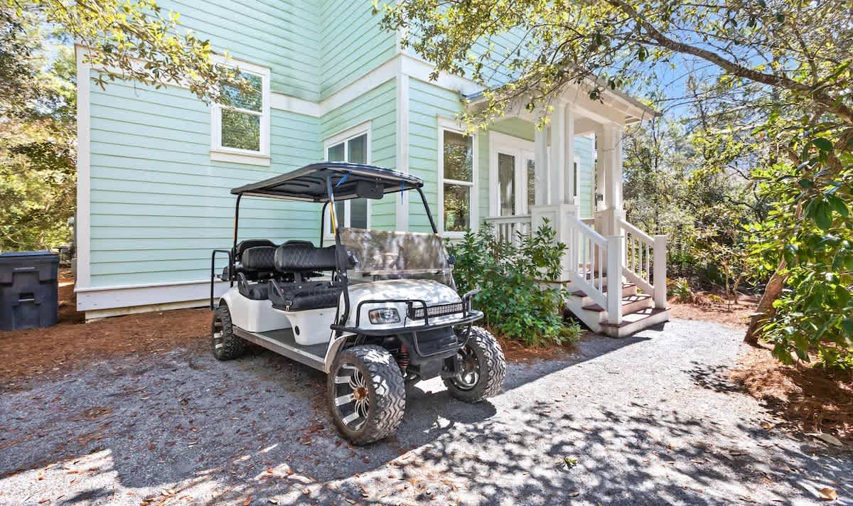 Santa Rosa Getaway | Shared Pool + Golf Cart