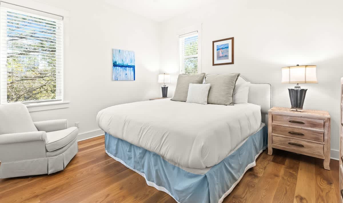Santa Rosa Getaway | Shared Pool + Golf Cart