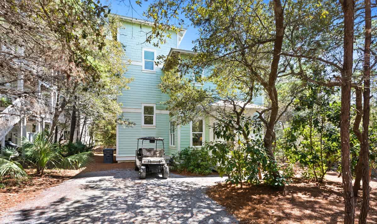 Santa Rosa Getaway | Shared Pool + Golf Cart