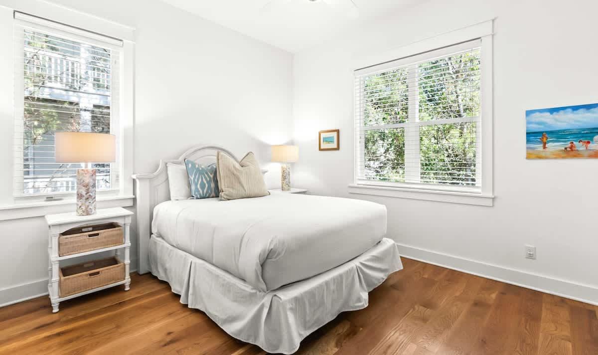 Santa Rosa Getaway | Shared Pool + Golf Cart