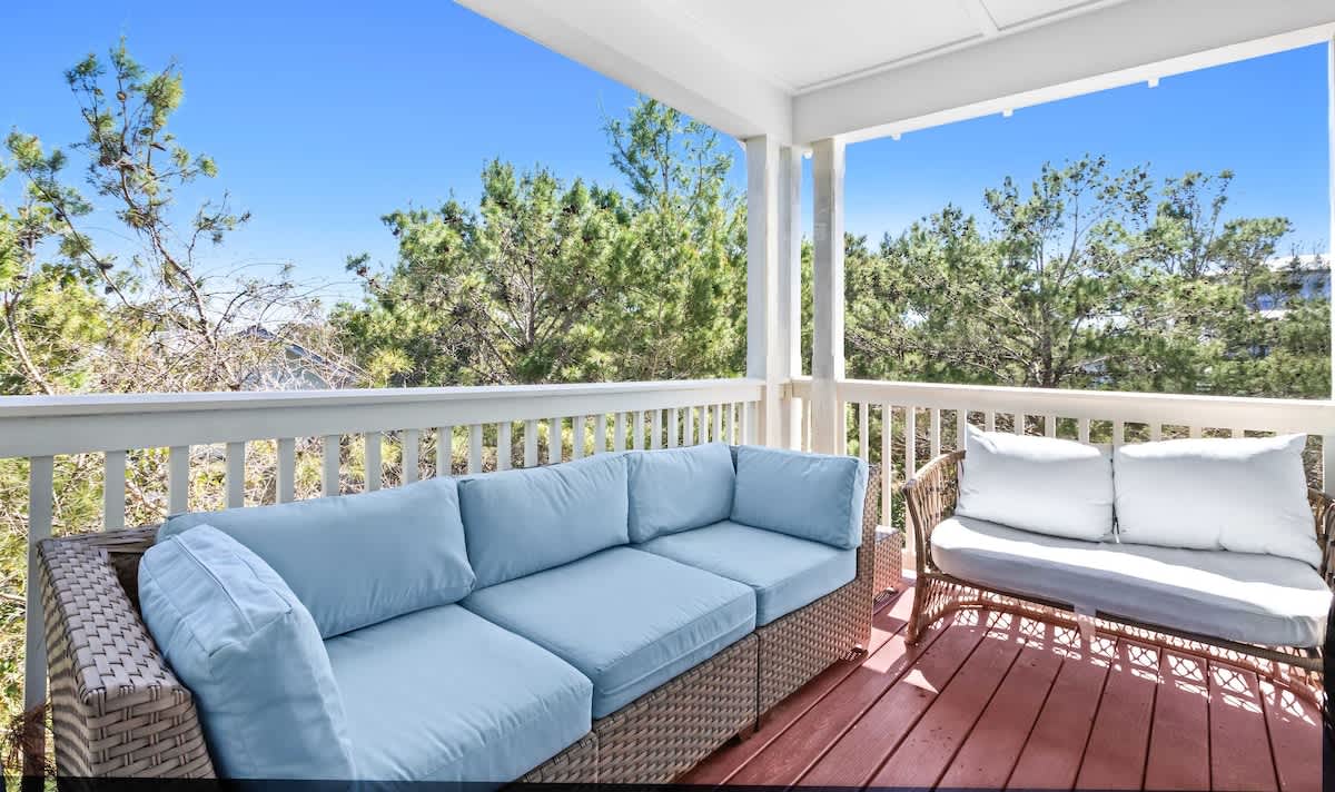 Santa Rosa Getaway | Shared Pool + Golf Cart