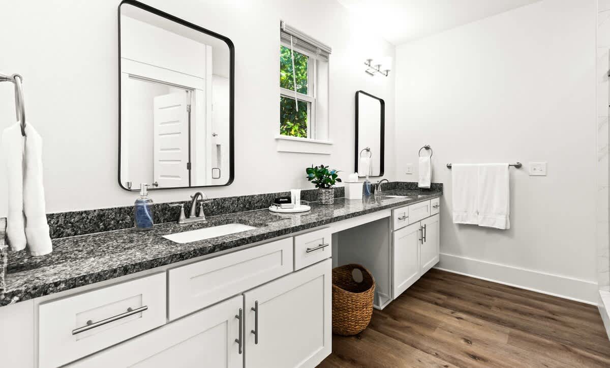 Walk To Beach | Sleeps 15| 6-Person Golf Cart