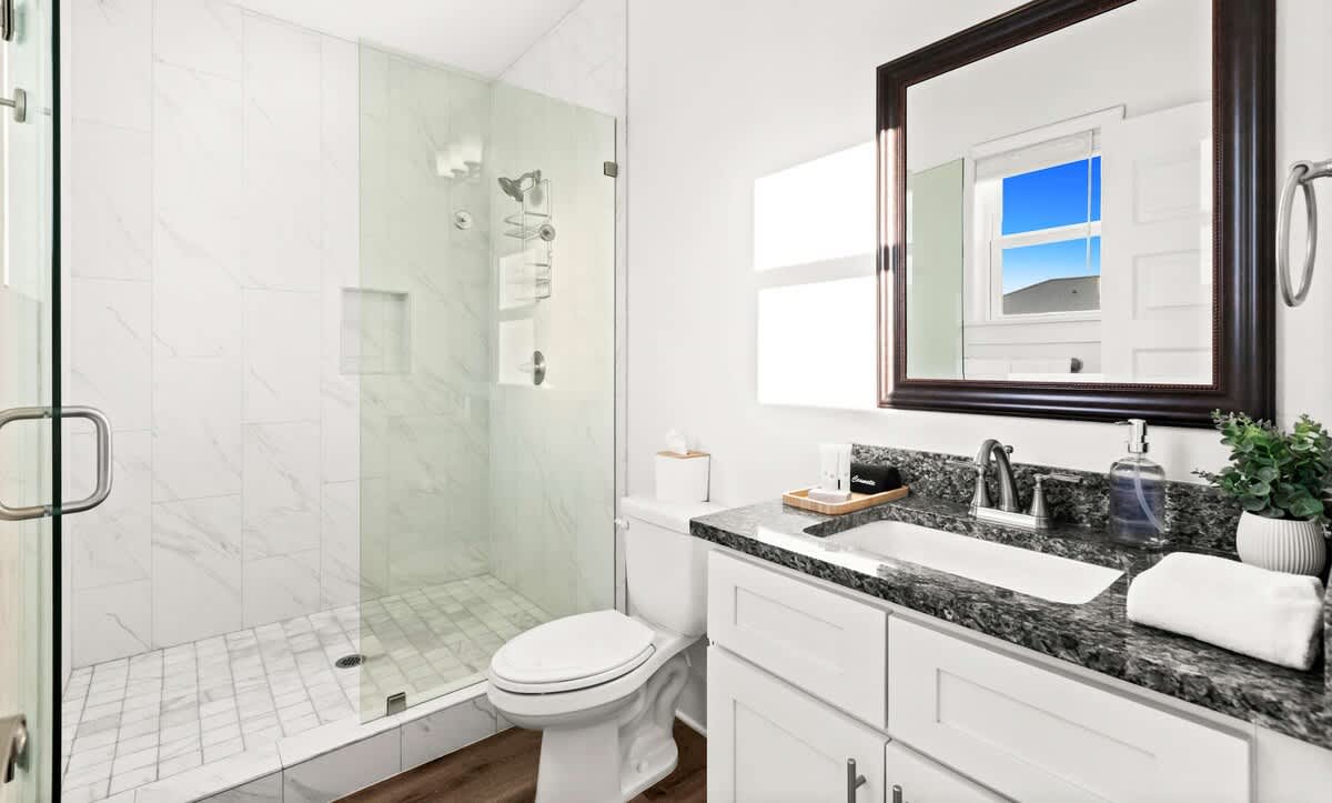 Walk To Beach | Sleeps 15| 6-Person Golf Cart