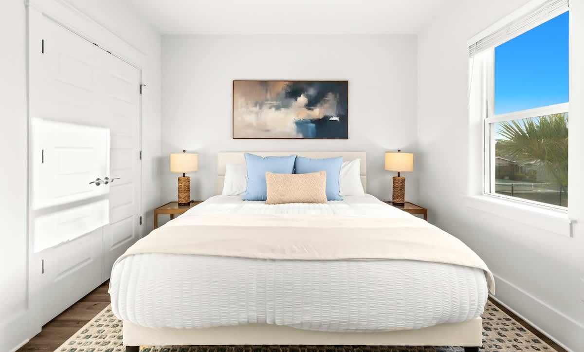 Walk To Beach | Sleeps 15| 6-Person Golf Cart