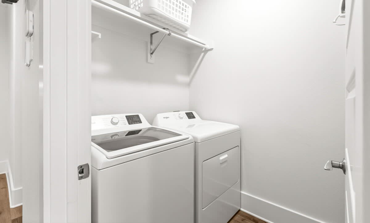 Walk To Beach | Sleeps 15| 6-Person Golf Cart
