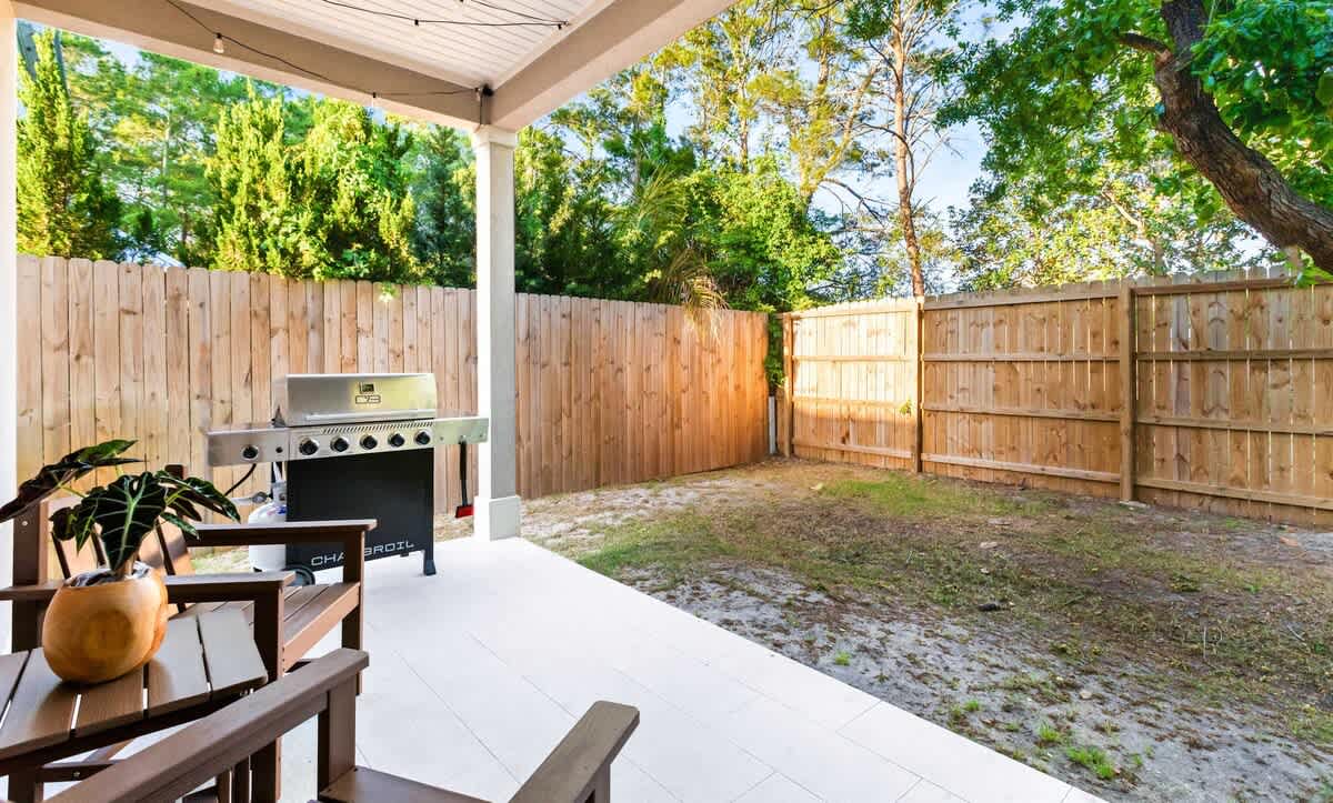 Walk To Beach | Sleeps 15| 6-Person Golf Cart