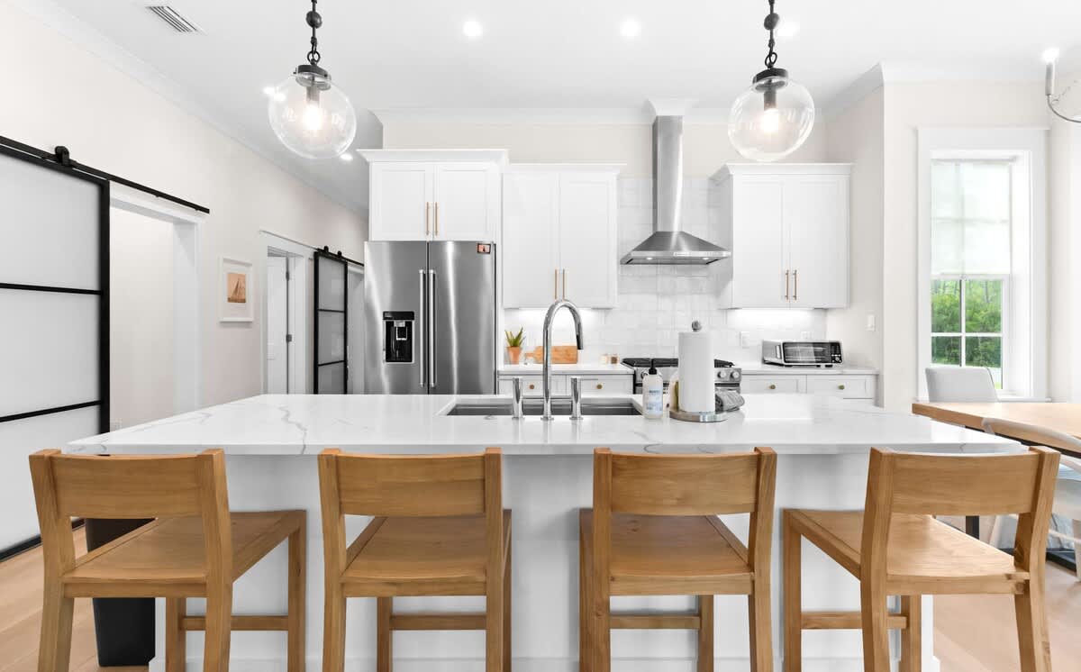 Kitchen Island with seating for 4