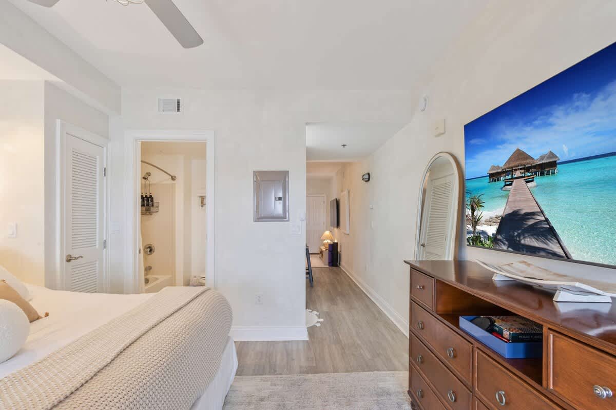 Amore by The Sea | Lake Views | Steps From Pool
