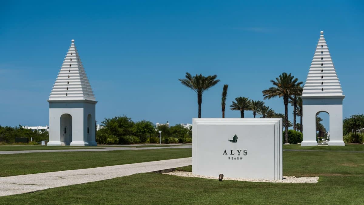 Vitamin Sea 4BR/4.5BA | Golf Cart | Pet Friendly