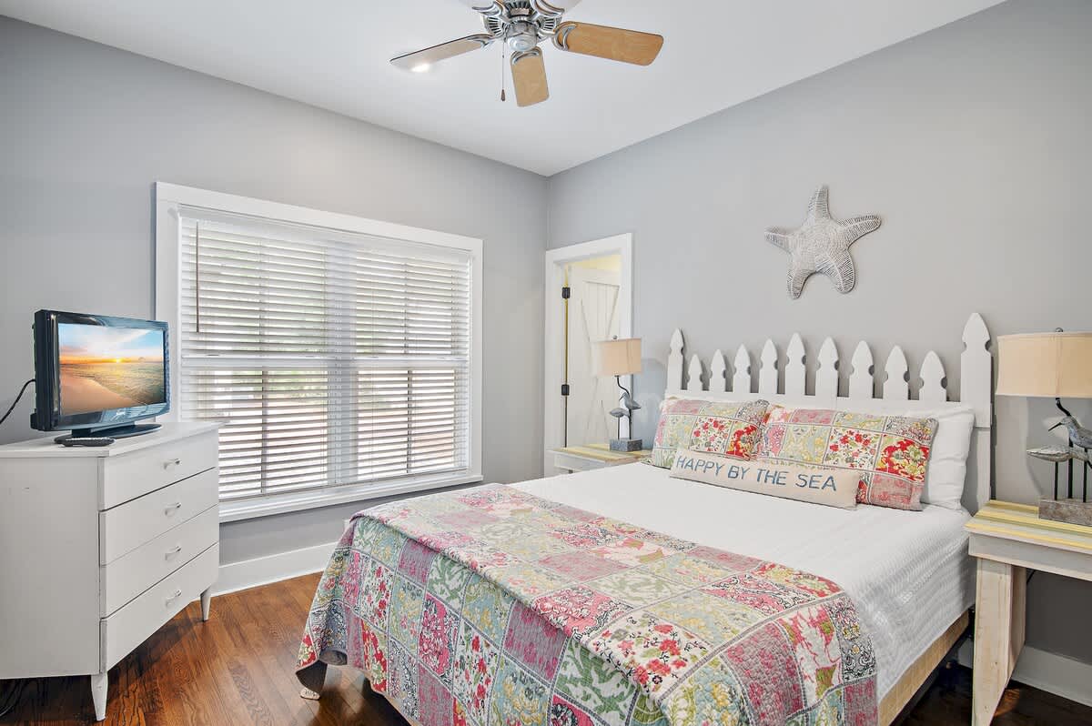 Mississippi Magnolia | 3 BR/3BA | Walk To Beach!