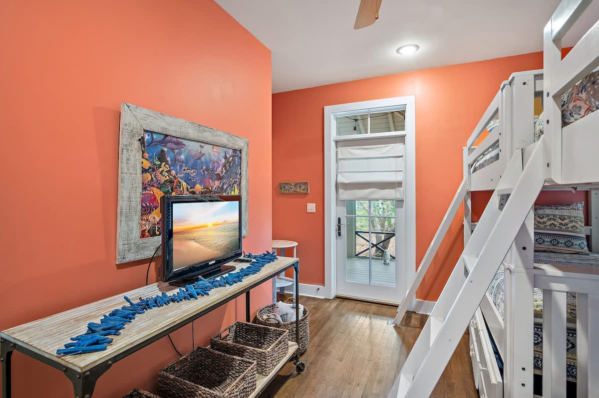 Mississippi Magnolia | 3 BR/3BA | Walk To Beach!