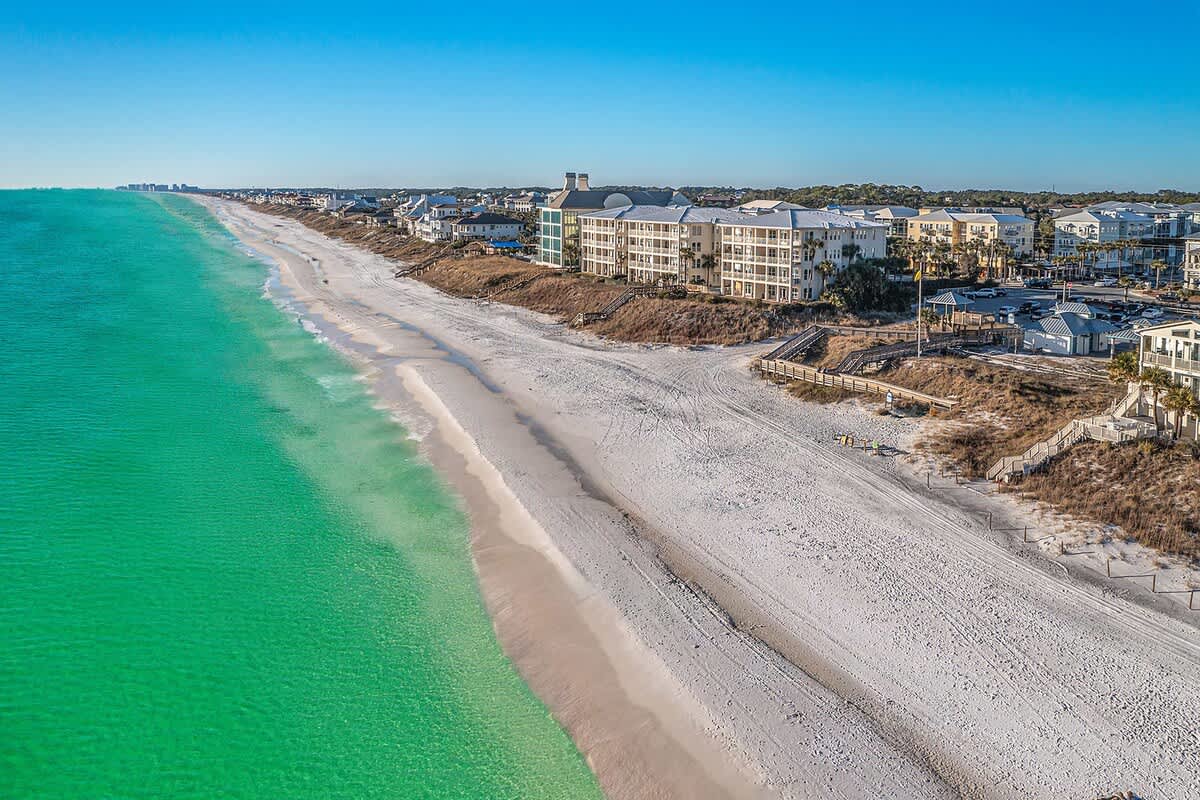 Gulf Coast Retreat with Pool < 1 Mile to Beach
