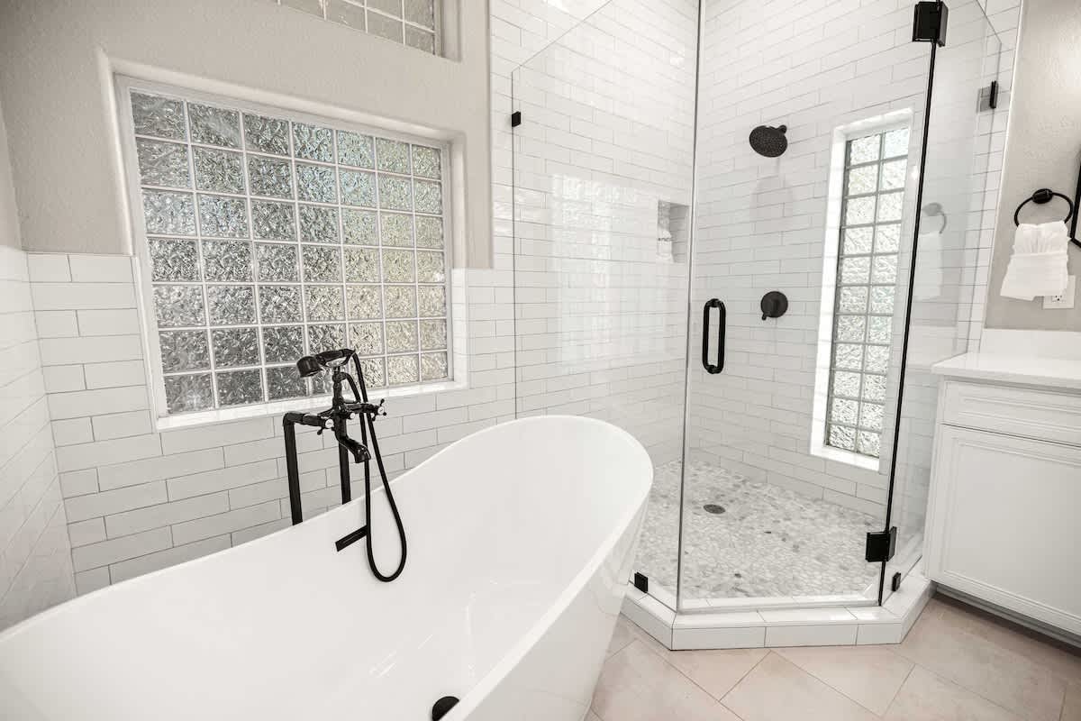 Gulf Coast Retreat with Pool < 1 Mile to Beach
